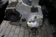 LR - 144002080 - Transfercase - rear view without handbrake drum
