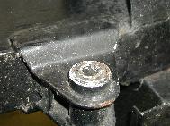 LR - 144002080 - Chassis - Spring bush removal - 22.04.2003
